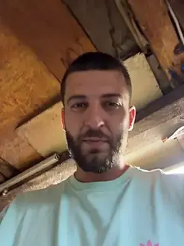 Stripchat Live Sex Cam of Pablo_Hornyguy95