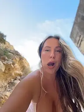 Stripchat Live Porn of Mona_Plus