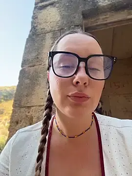 Stripchat Adult Webcams of Mona_Plus