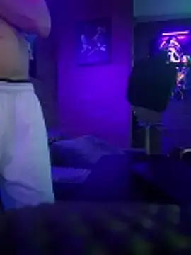 Stripchat Live Sex Cam of chronic_vibez