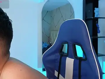 Stripchat Free Live Porn of JamesCr_