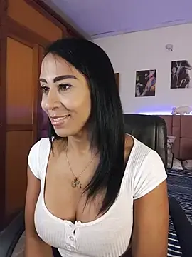 Stripchat Free Live Porn of charlotte_bayron02