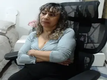 Stripchat Free Porn Cam of jesy_hot