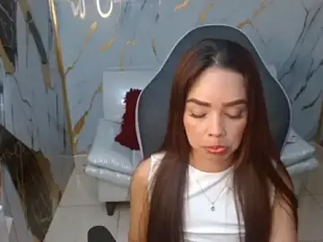 Stripchat Free Live Porn of naomis_36