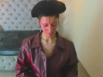 Stripchat Live Sex Cam of Fieramadame