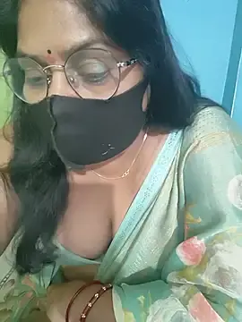 Stripchat Nude Webcam of sexxyrenukaa