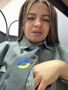 Stripchat Live Sex Cam of Ariana-07