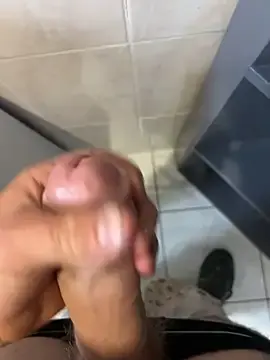 Stripchat Watch Live Sex Cams of enormebitedu31