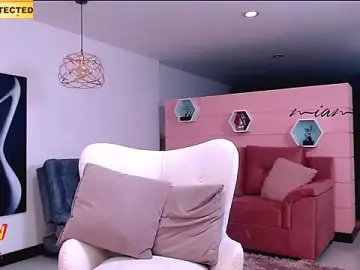 Stripchat Live Porn of MIAMORETZ