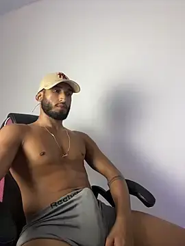 Stripchat Free Porn Cam of Dasul_
