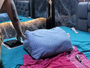 Stripchat Best live sex cam show of Couple_Gold69