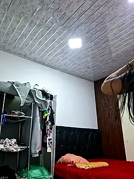 Stripchat Live Sex Cam of Sweet-Dirty-Storm