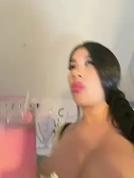 Stripchat Free Porn Cam of kiim_taaylor