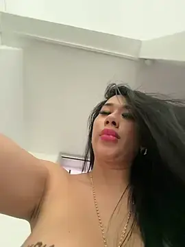 Stripchat Sex Cam of kiim_taaylor
