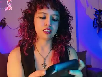 Stripchat Live Sex Cam of Sweet_Chaos