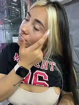 Stripchat Watch Live Sex Cams of ManuelaVeeleez