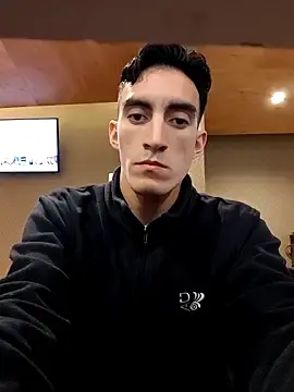 Stripchat Free Live Porn of TommyMomentum