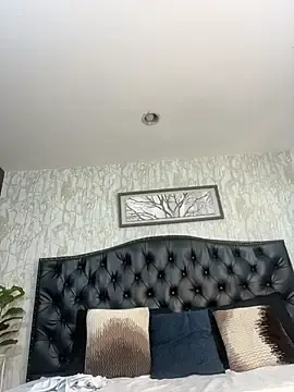 Stripchat Live Sex Cam of Lander_Cruz