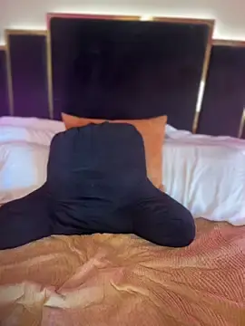 Stripchat Live Sex Cam of KarissaChantelle