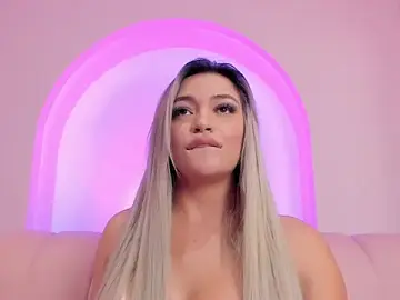 Stripchat Best live sex cam show of milaowens