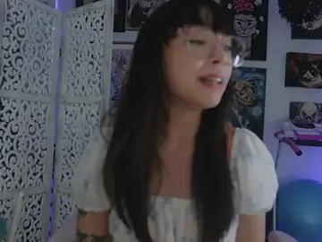Stripchat Watch Live Sex Cams of makiyahbelle