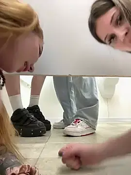 Stripchat Live Porn of KnockKnock-