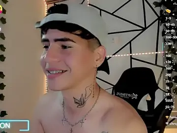 Stripchat Free Porn Cam of Tayson_Rivers