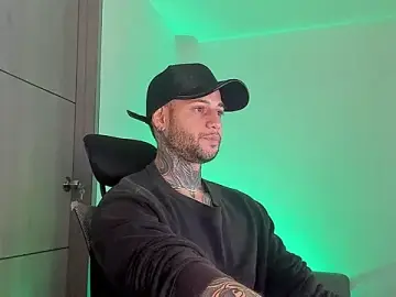 Stripchat Live Sex of _jamesleandros1