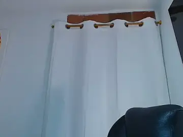 Stripchat Free Porn Cam of valeria_gonzales_