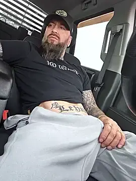 Stripchat Nude Webcam of Beardedtattood