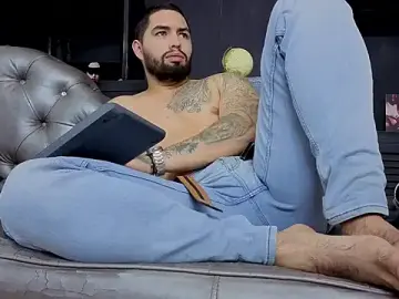 Stripchat Free Porn Cam of matteosantos