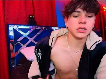 Stripchat Free Live Porn of Luke_Howland