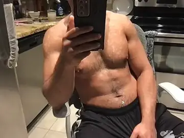 Stripchat Live Porn of BigGuyMuscle