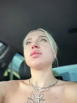 Stripchat Live Sex Cam of pinkstar_