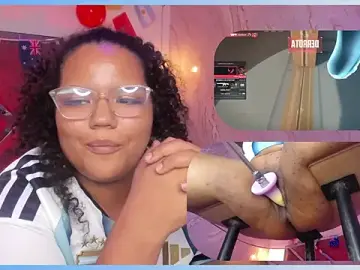 Stripchat Live Sex of MhiaRey