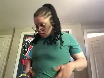 Stripchat Best live sex cam show of QueenNuttCollector