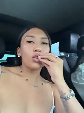 Stripchat Free Live Porn of Sara_fun