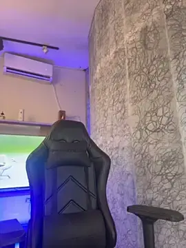 Stripchat Watch Live Sex Cams of saracaball_
