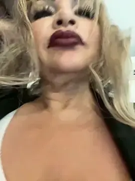 Stripchat Live Porn of scarlett_sexx69