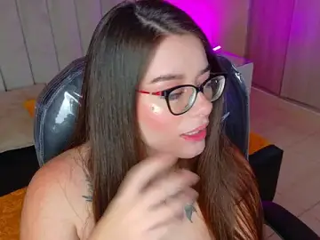 Stripchat Free Porn Cam of Charlotte_Olsen_