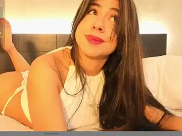 Stripchat Sex Cam of emmi_collinss