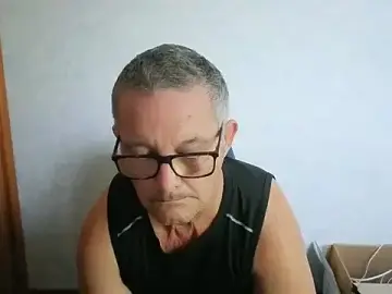 Stripchat Sex Cam of daddy_man