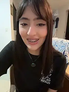 Stripchat Live Sex Cam of HinaSweet