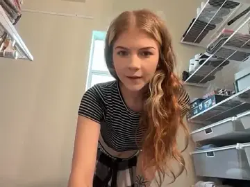 Stripchat Live Sex Cam of kykybaby4444