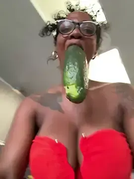 Stripchat Best live sex cam show of Bustykeyla