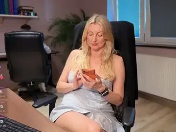 Stripchat Free Porn Cam of legsLONG