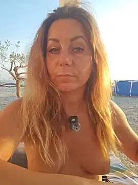 Stripchat Sex Cam of AngelaDesires