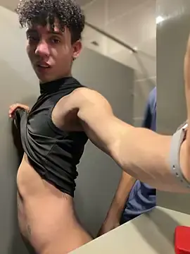 Stripchat Nude Webcam of yoursexyjose