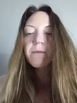 Stripchat Live Sex Cam of KattyLuuu