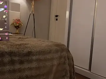 Stripchat Live Sex Cam of lunaaauraaaa